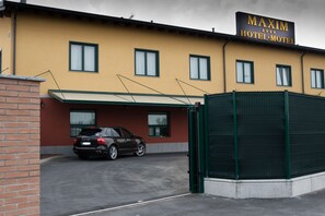 Property entrance - Hotel Maxim (Anzola dell'Emilia)