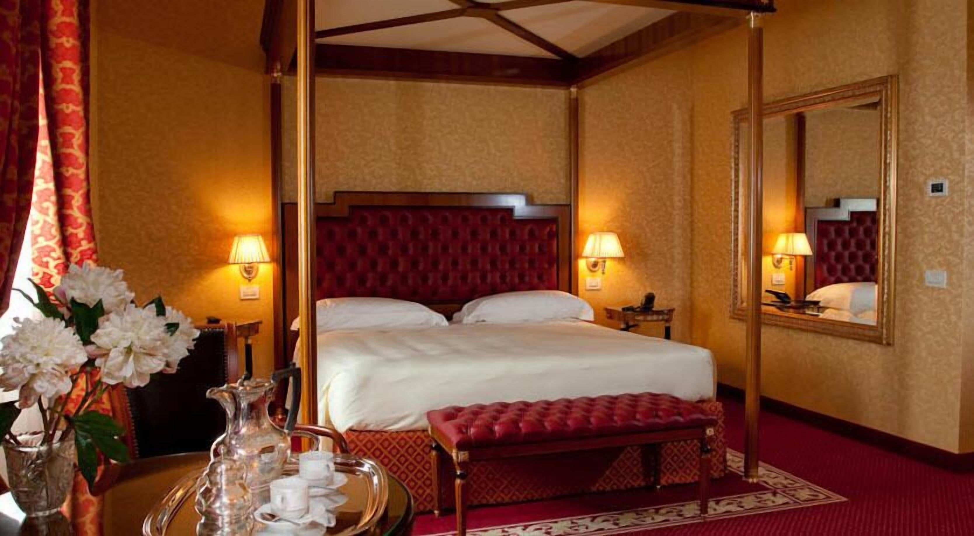 Junior Suite | Minibar, in-room safe, rollaway beds, free WiFi