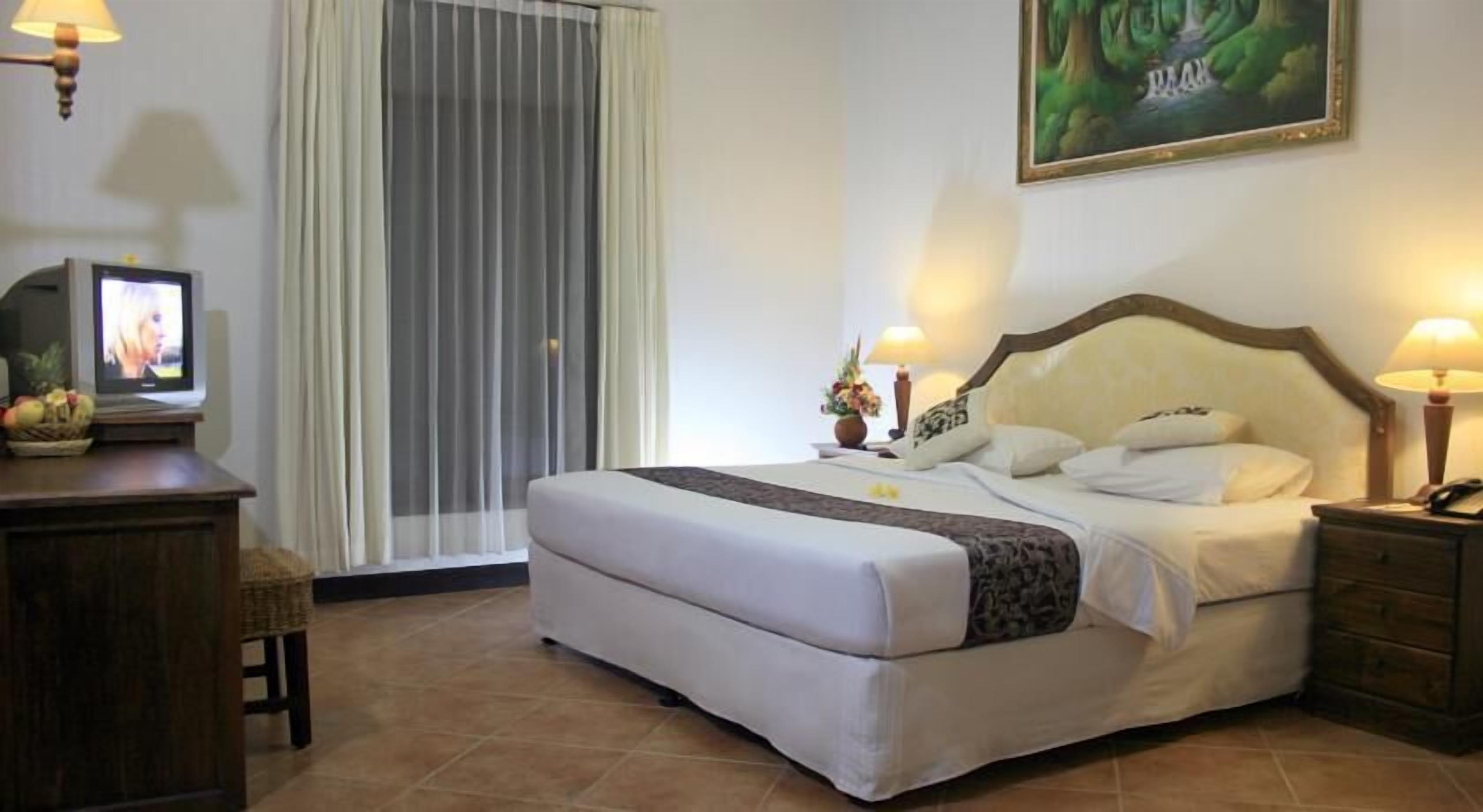 Camas com colchões de espuma com sistema de memória, frigobar