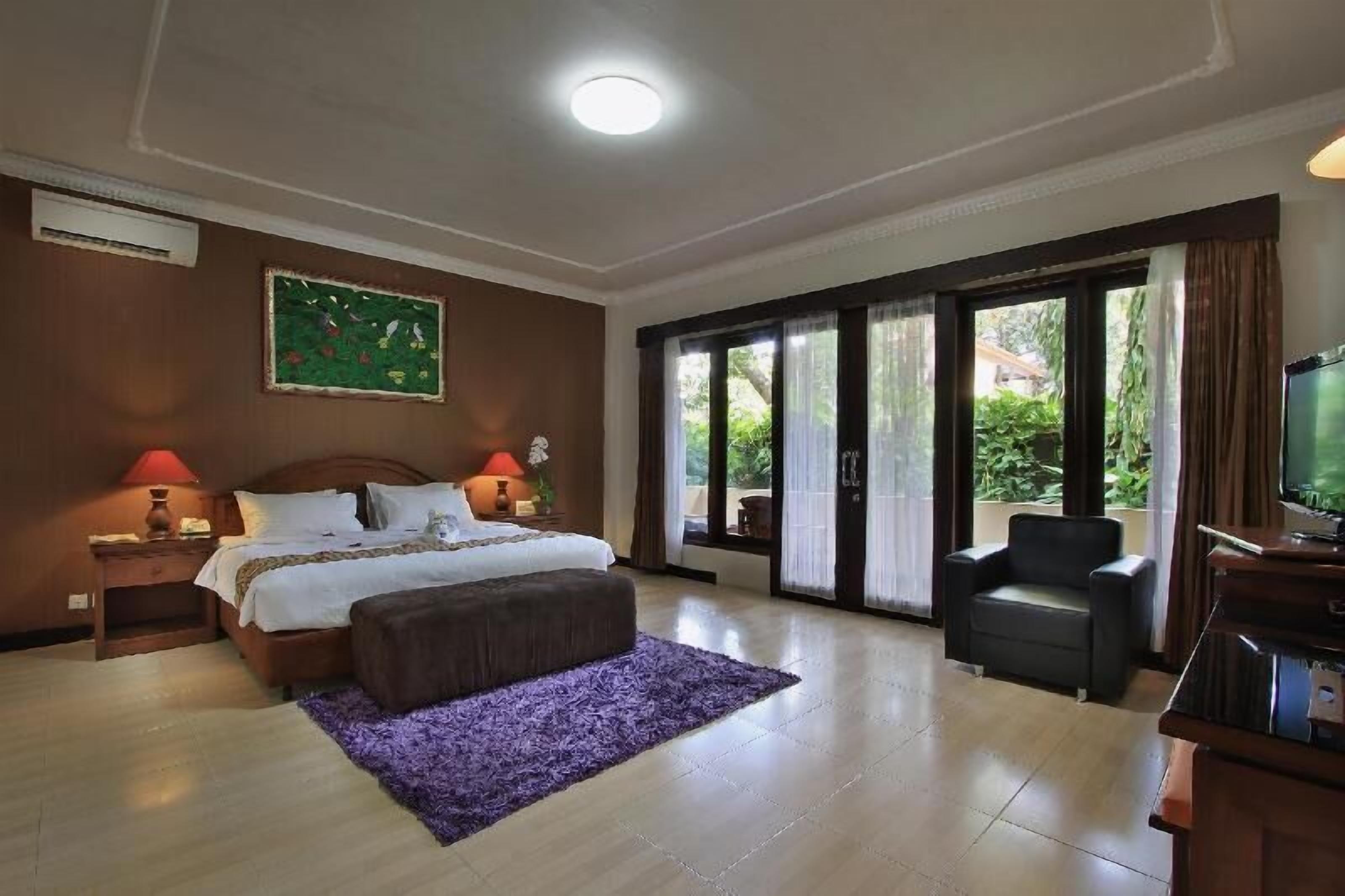 Memory foam beds, minibar, in-room safe, blackout drapes