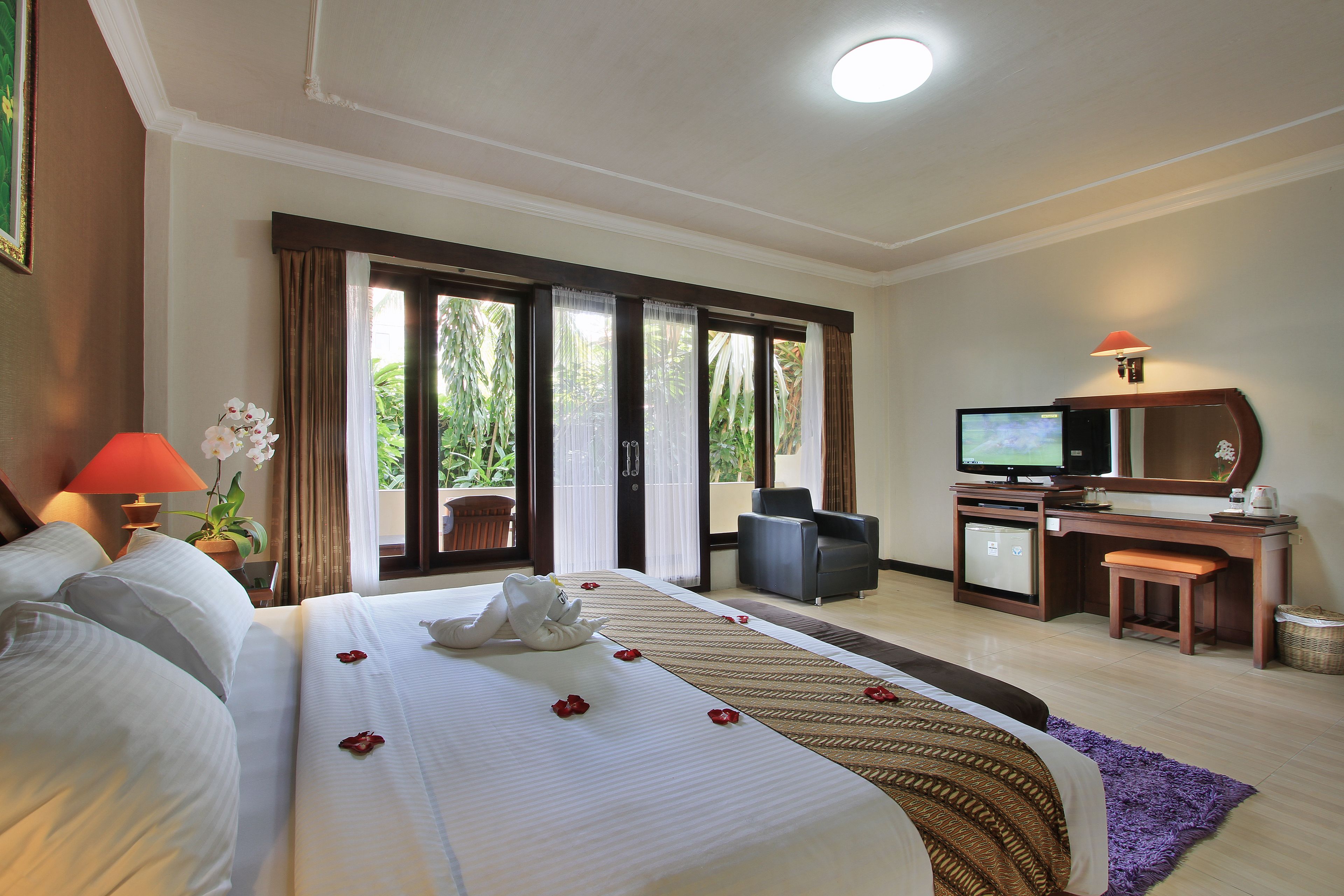 Quarto casal luxo (Super Deluxe Room) | Camas com colchões de espuma com sistema de memória, frigobar