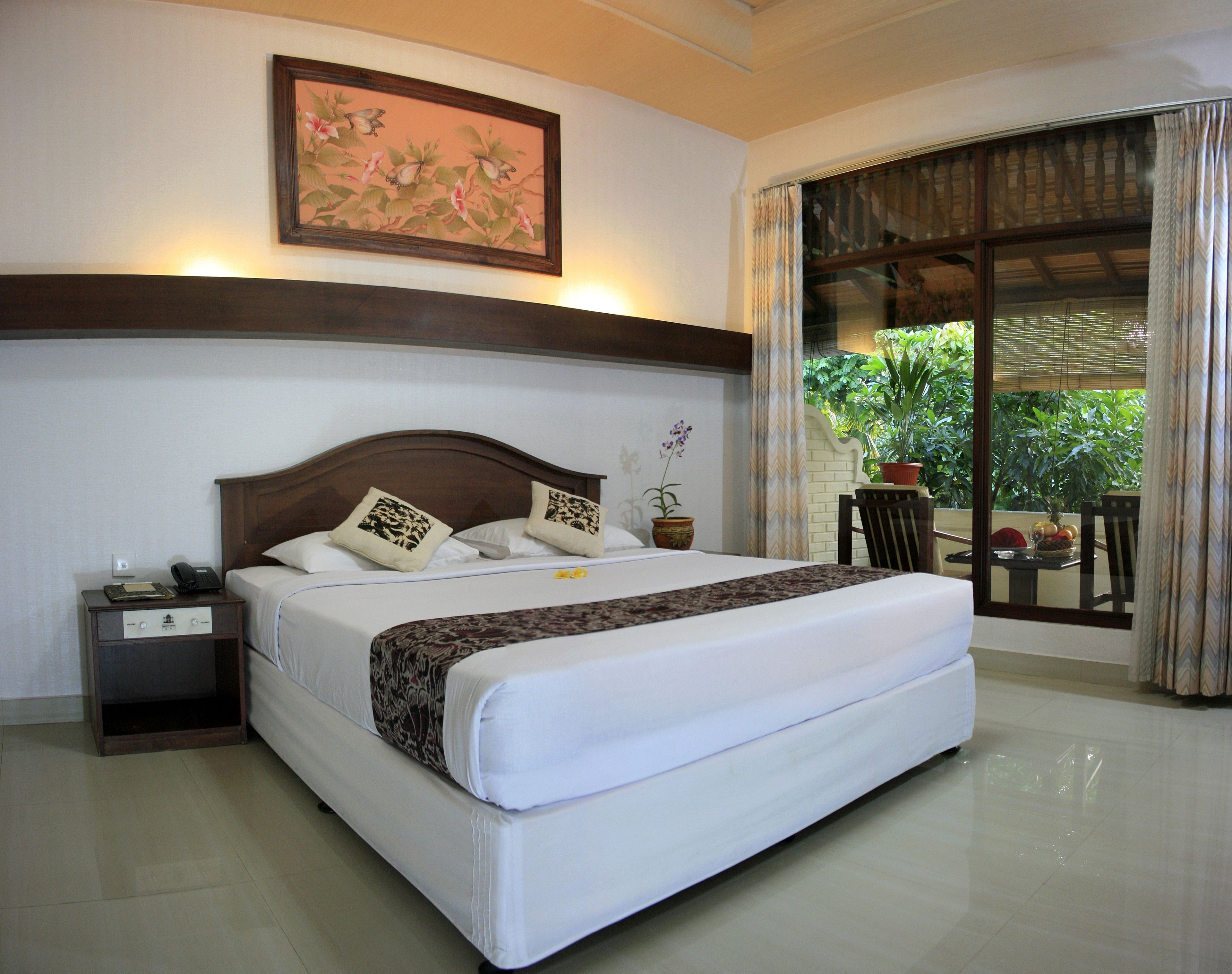 Memory foam beds, minibar, in-room safe, blackout drapes