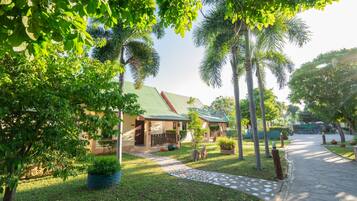 In-room safe, blackout drapes, rollaway beds, free WiFi