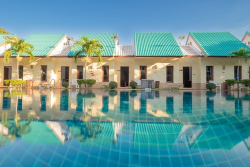 The Green Beach Resort