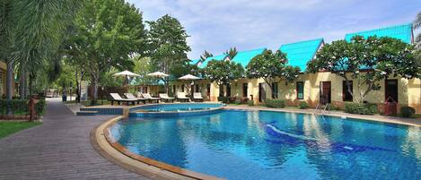 Deluxe Room, Pool View | In-room safe, blackout curtains, rollaway beds, free WiFi