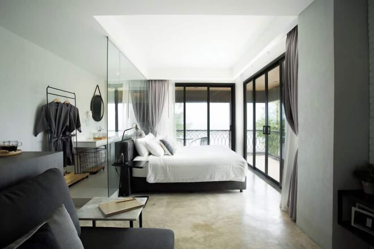 1 habitación, caja de seguridad en la habitación y insonorización