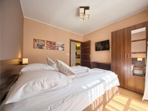 Apartment, 1 Bedroom | Living area