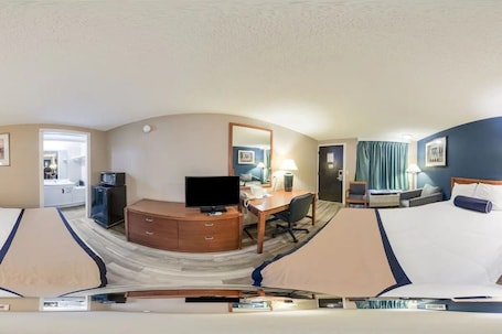 Desk, free WiFi, bed sheets