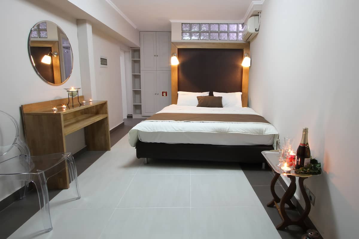 comfort studio, 1 bedroom, beach view | egyptian cotton sheets, premium bedding, in-room safe, desk