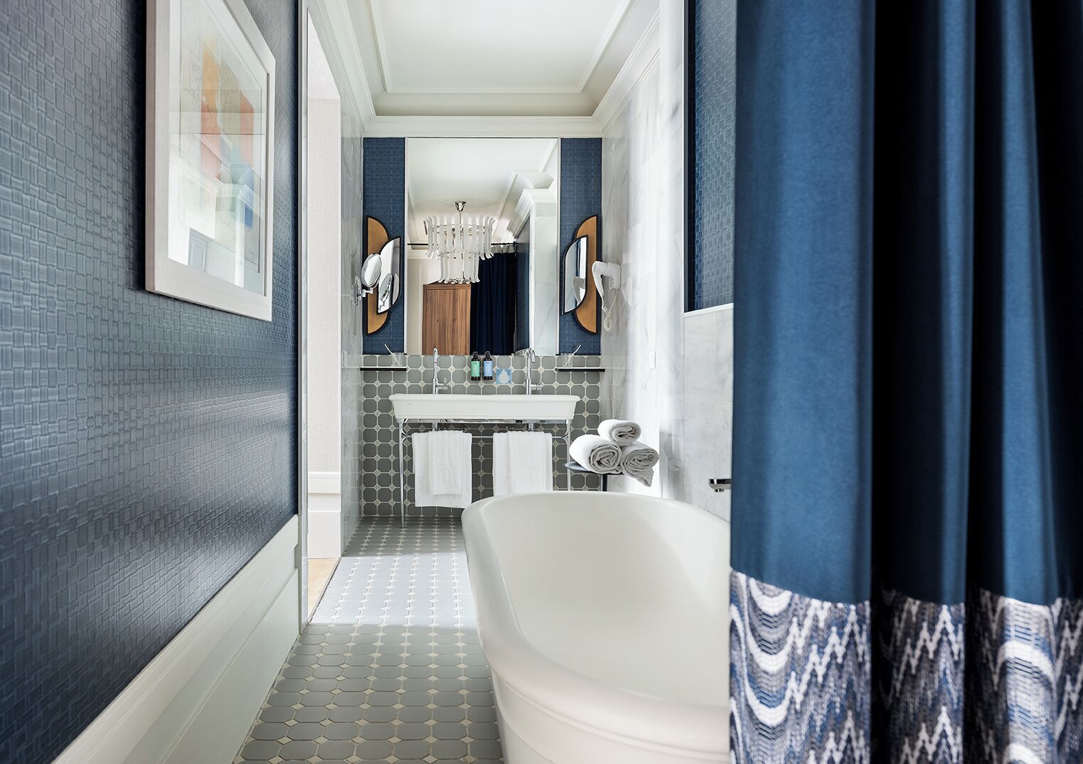 premium room (deluxe) | premium bedding, minibar, in-room safe, iron/ironing board