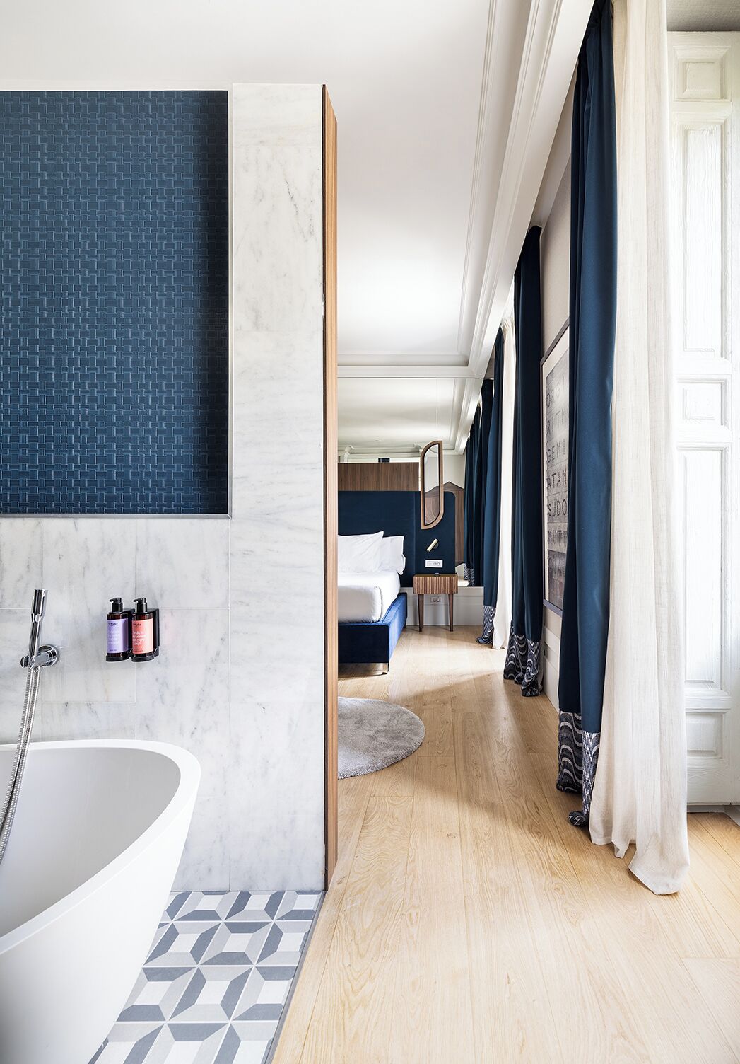 premium room (deluxe) | premium bedding, minibar, in-room safe, iron/ironing board