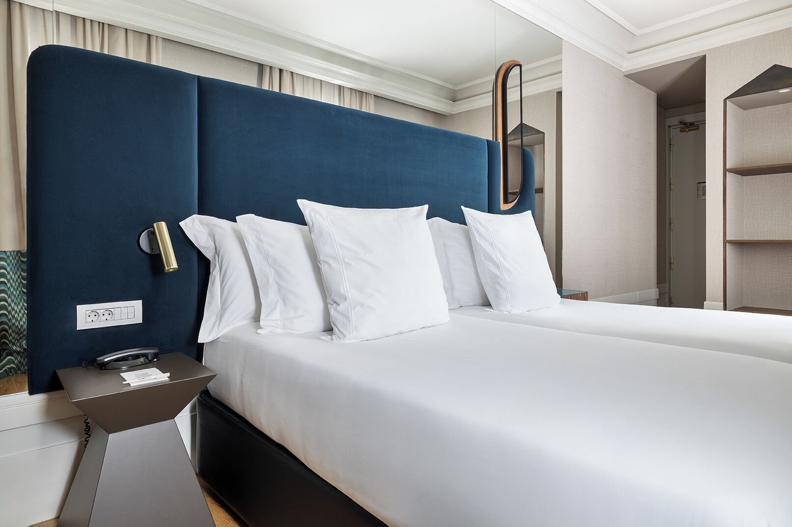 premium bedding, minibar, in-room safe, iron/ironing board