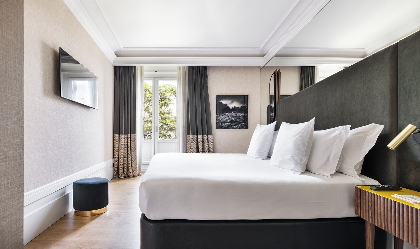 executive room, balcony | premium bedding, minibar, in-room safe, iron/ironing board