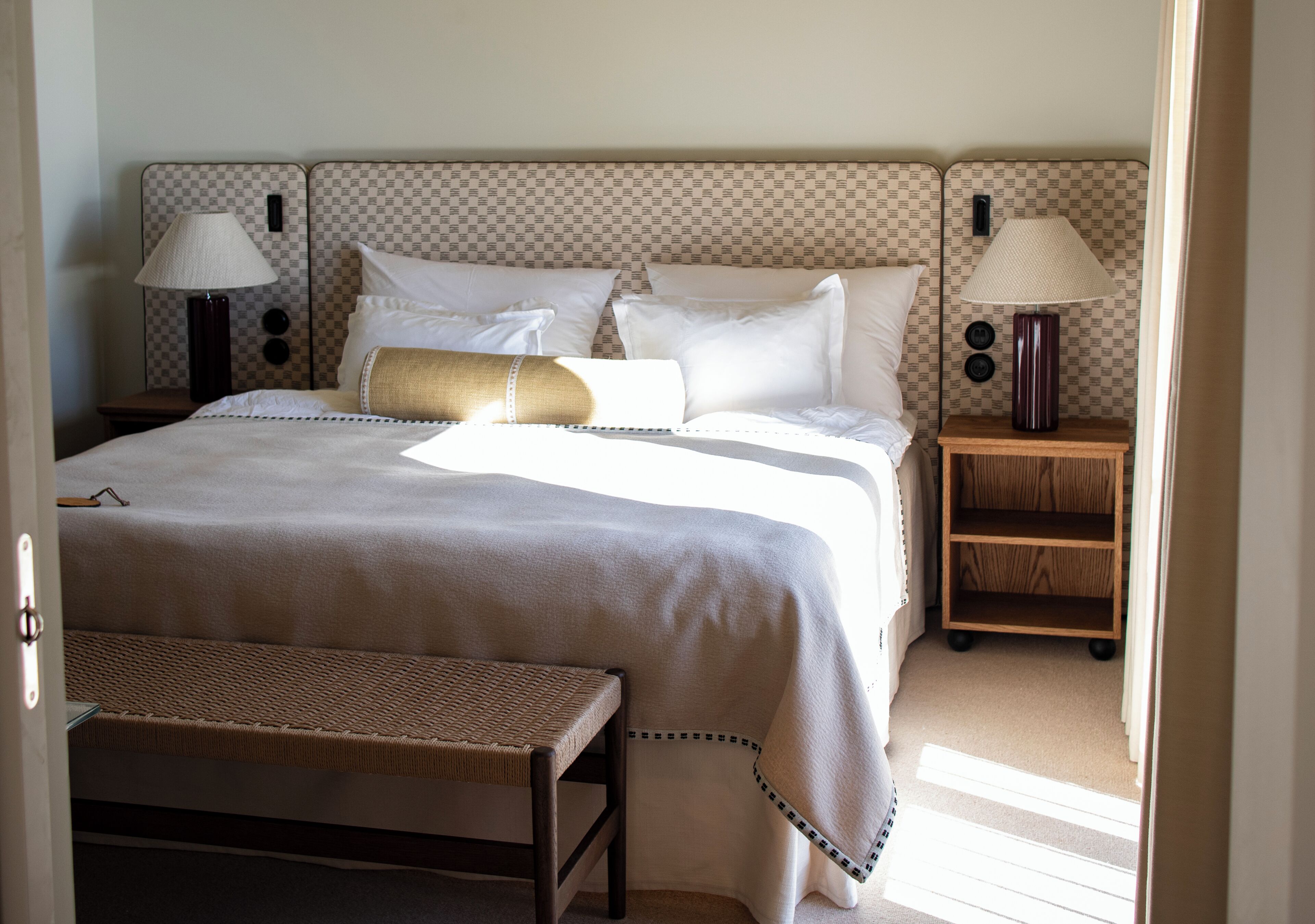 Ropa de cama hipoalergénica, cortinas blackout y wifi gratis 