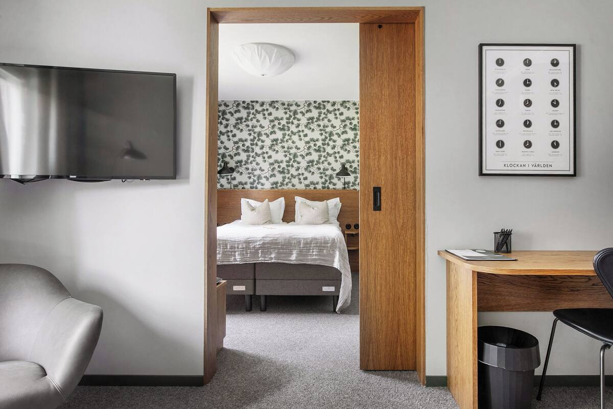 Superior Room | Hypo-allergenic bedding, blackout curtains, free WiFi, bed sheets
