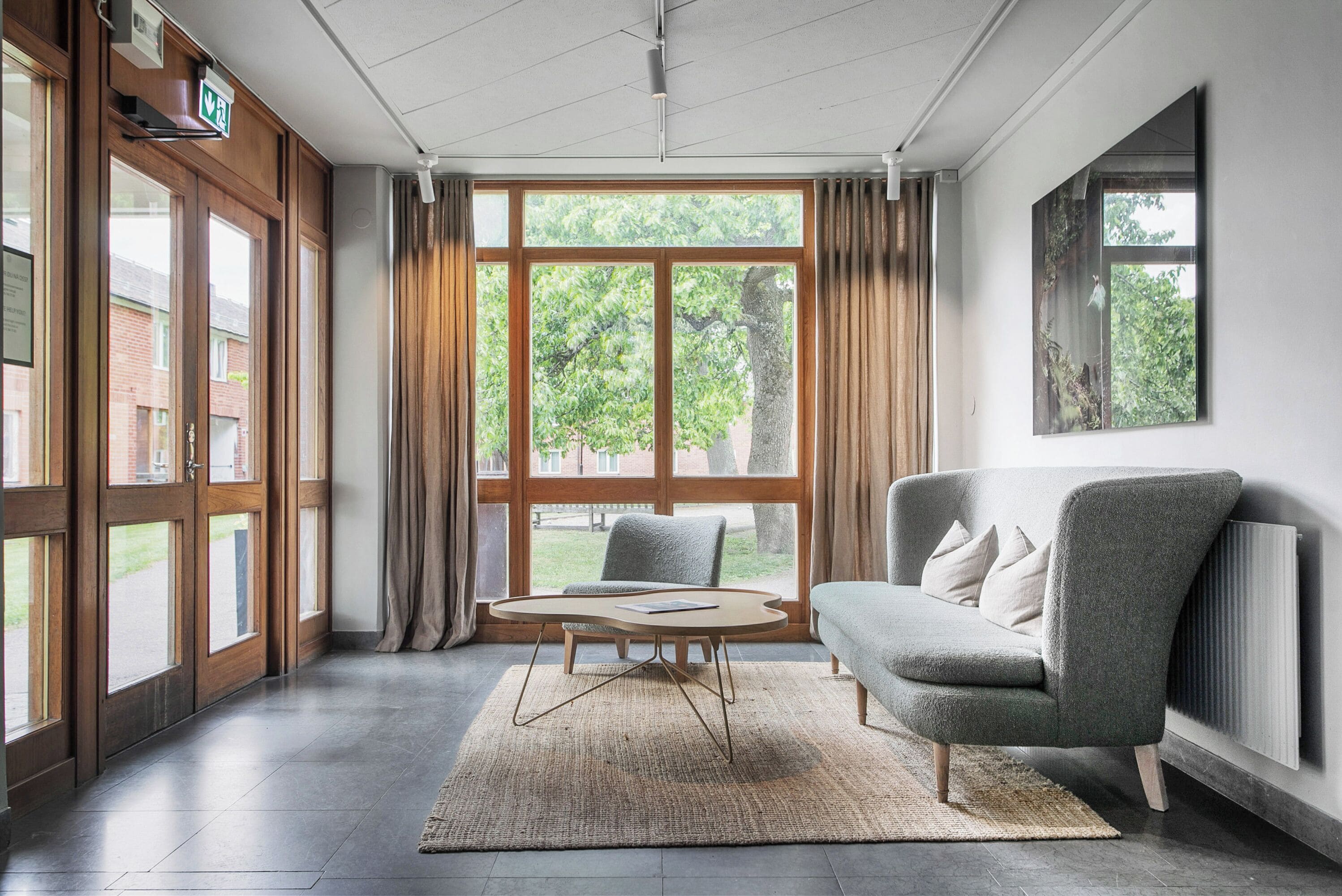 cocktail bar, ocean views, open selected days