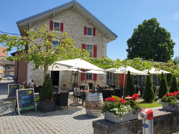 Exterior - Hôtel au Boeuf Rouge (Crassier)