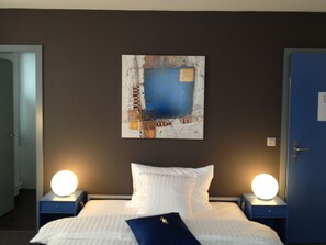 Desk, soundproofing, free WiFi - Hôtel au Boeuf Rouge (Crassier)