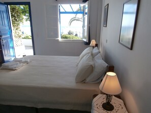 1 bedroom, Egyptian cotton sheets, premium bedding, Select Comfort beds