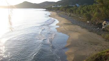 沙滩椅、海滩遮阳伞、海滩按摩、排球