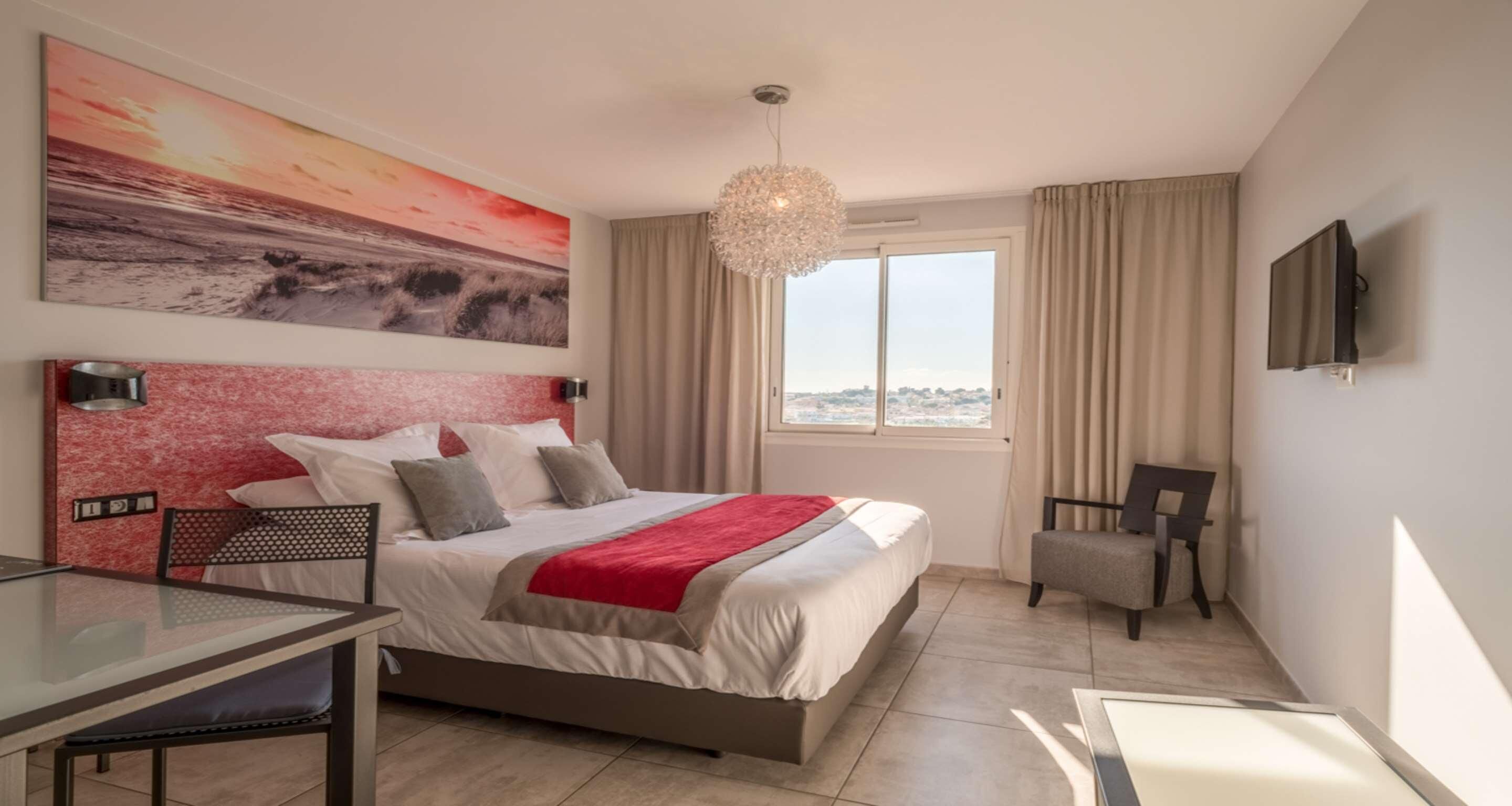 In-room safe, desk, laptop workspace, soundproofing