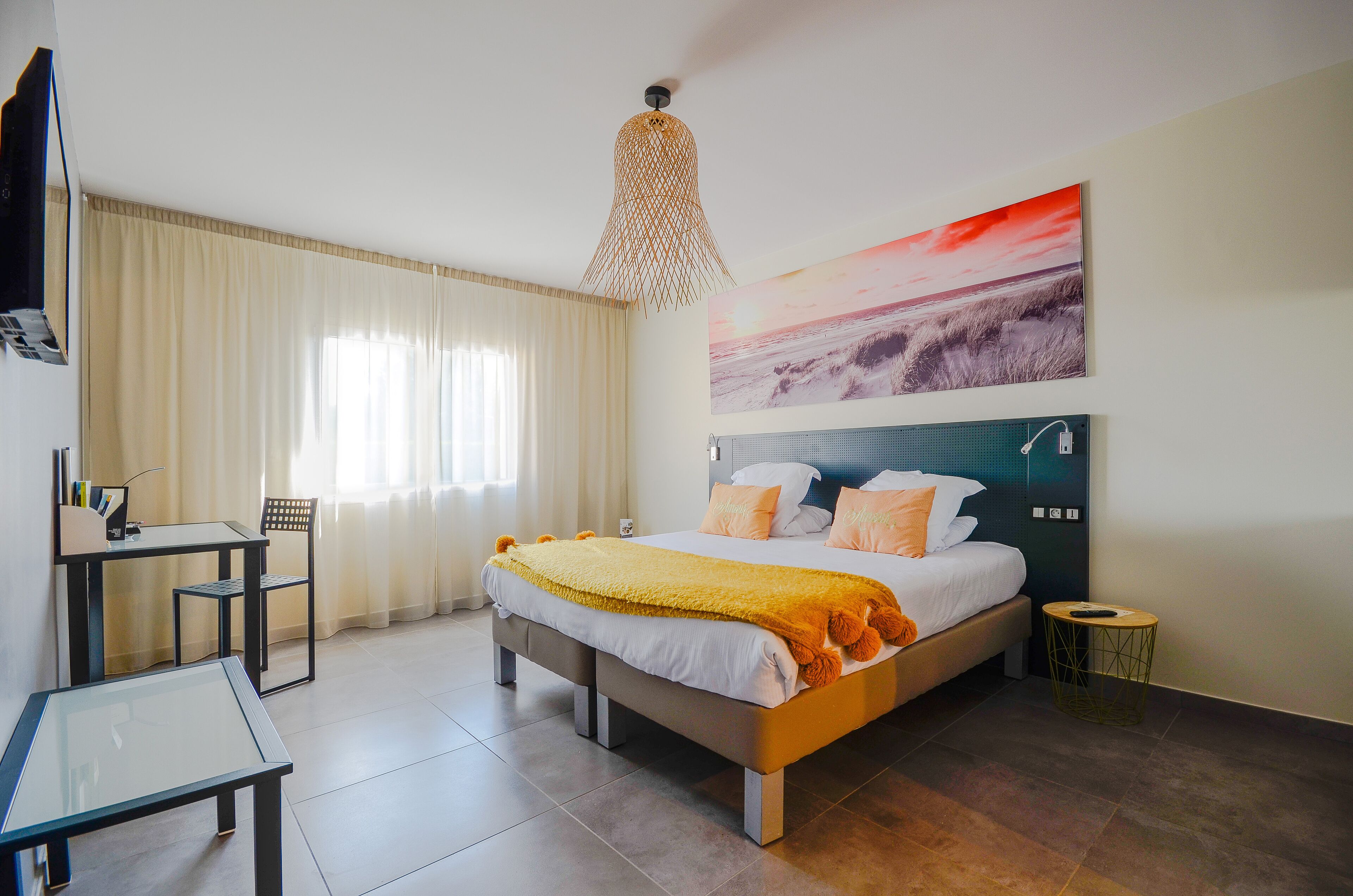 Executive Room, 1 King Bed, Non Smoking, Terrace | In-room safe, individually decorated, individually furnished, desk