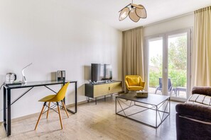 Family Room, Multiple Beds, Non Smoking (with Sofabed) | In-room safe, individually decorated, individually furnished, desk