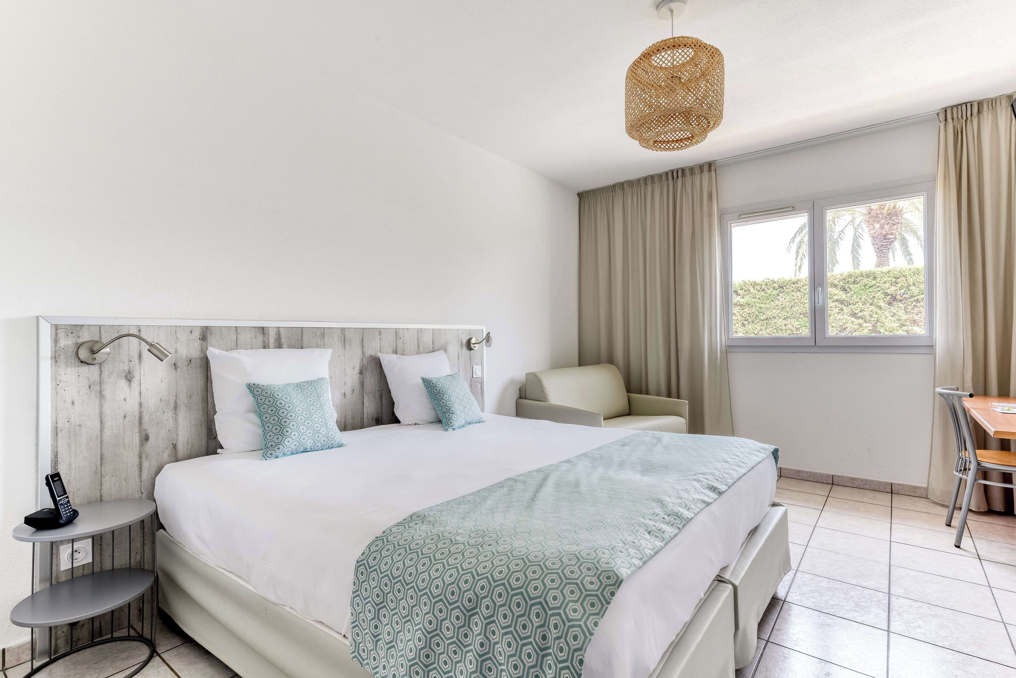 Een kluis op de kamer, individueel gedecoreerd, individueel gemeubileerd