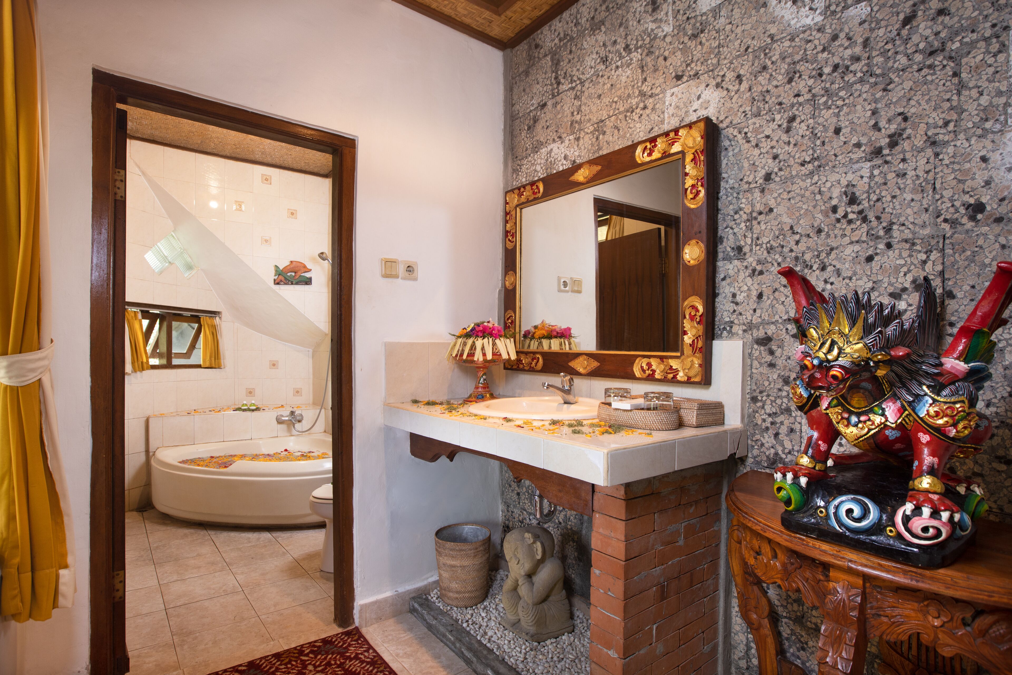 deluxe double or twin room | bathroom | shower, free toiletries, hair dryer, bidet
