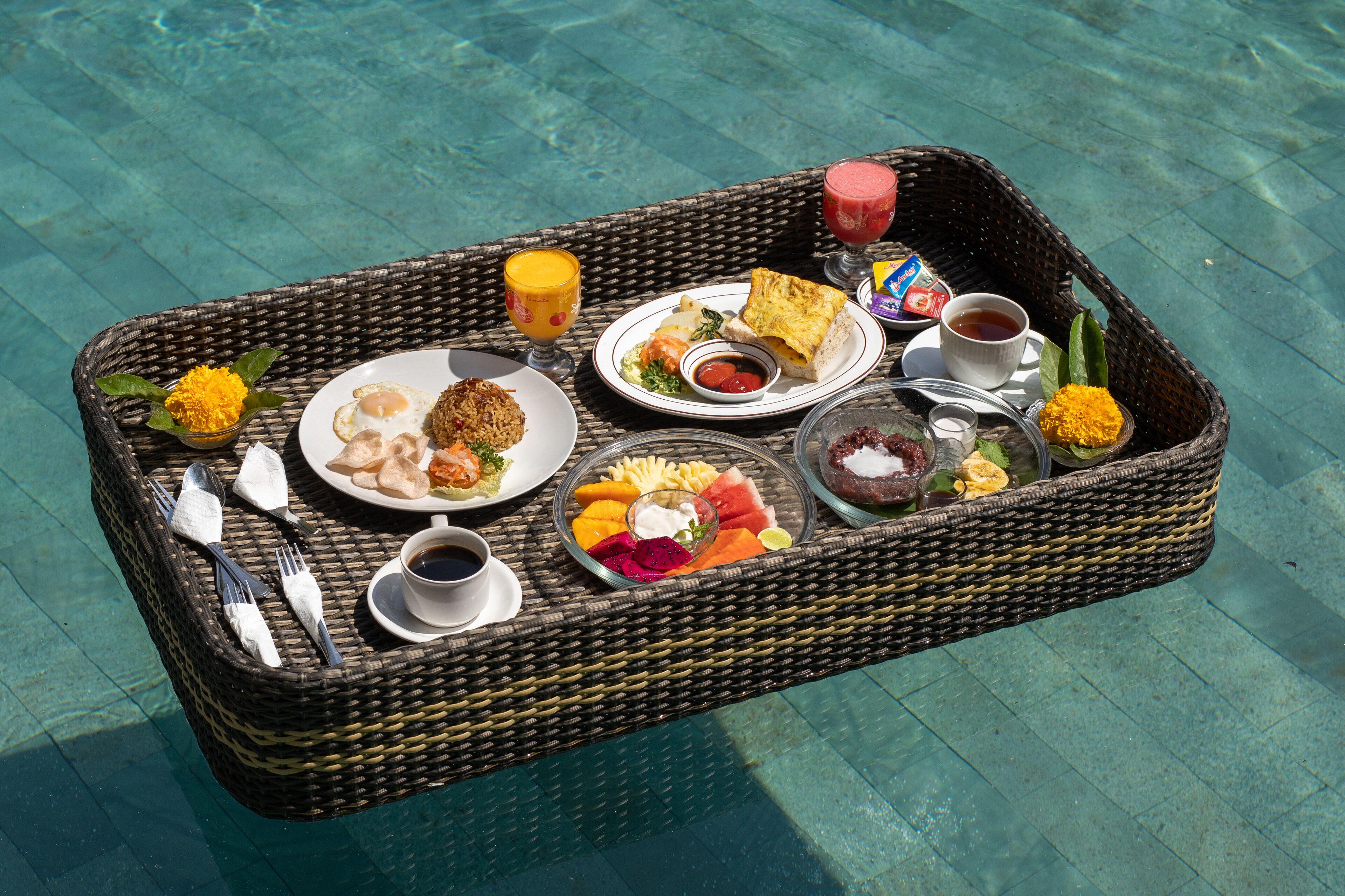 daily cooked-to-order breakfast (idr 300000 per person)