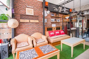 ロビーラウンジ