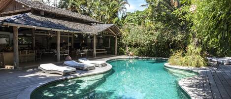 Outdoor pool, pool loungers