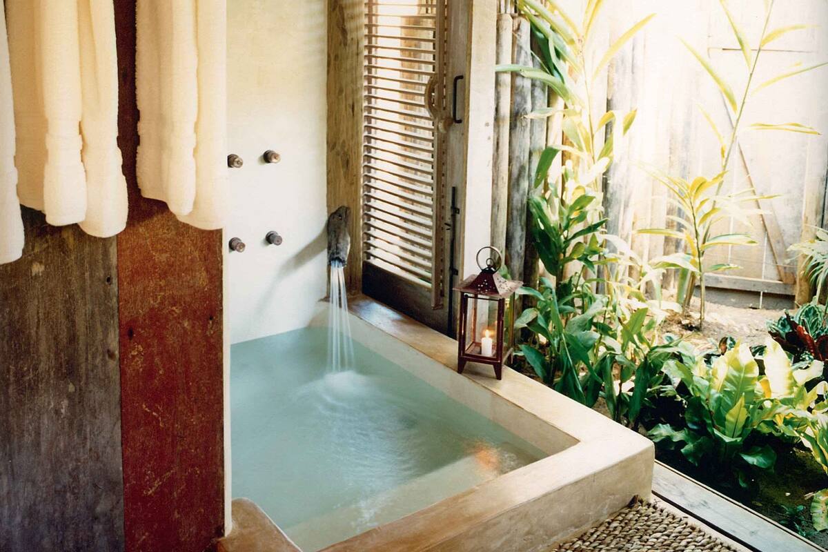 house (seu joão) | deep-soaking bathtub