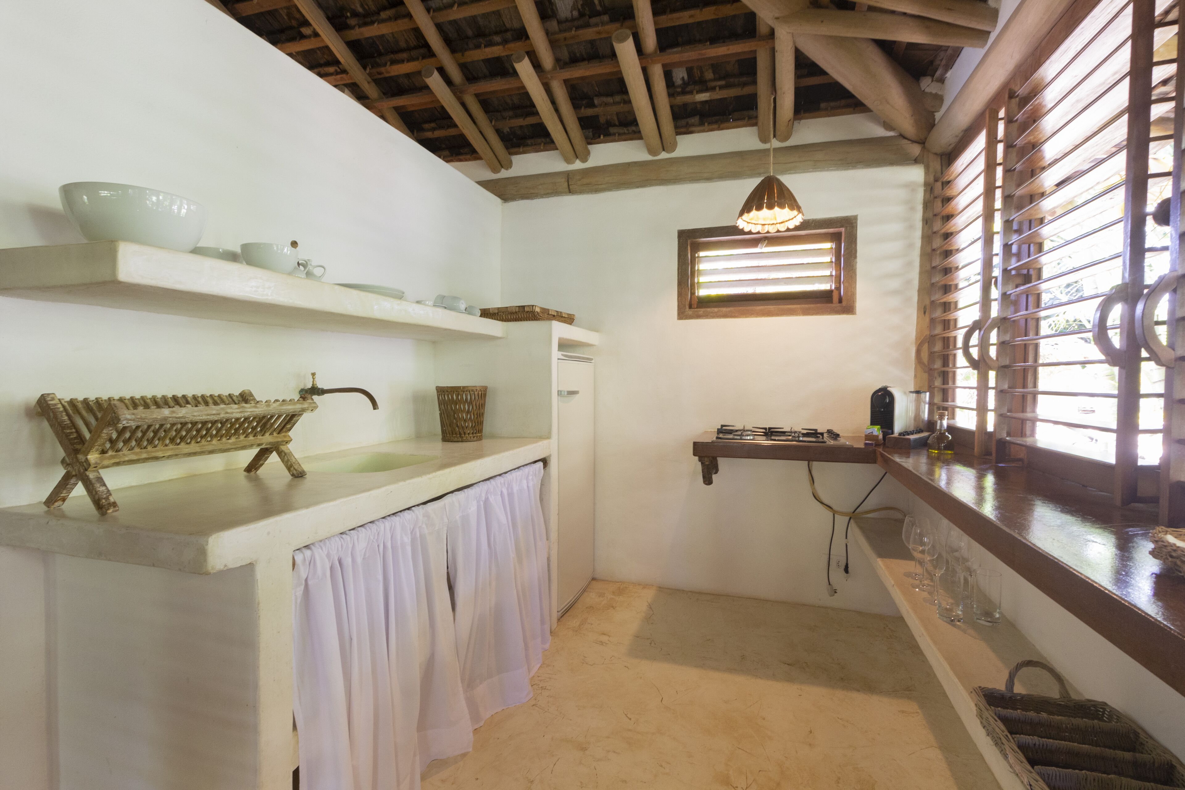 studio (quintal da gloria) | private kitchenette | mini-fridge, stovetop, espresso maker