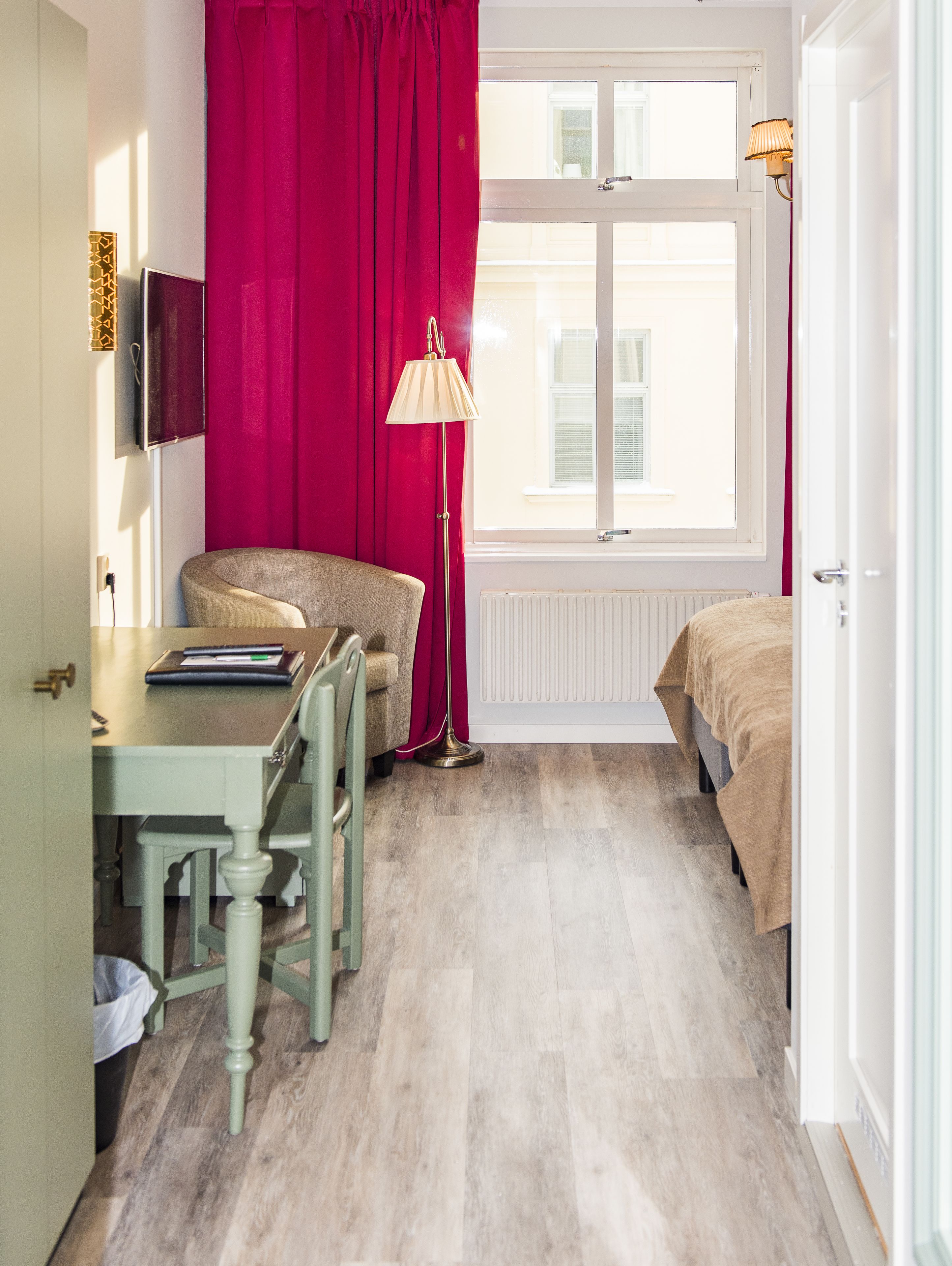 classic double or twin room, 2 single beds | individually decorated, individually furnished, desk, blackout curtains