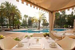 3 restaurants; breakfast, lunch and dinner served  - Iberostar Ciudad Blanca Alcudia Apartamentos (Alcudia)