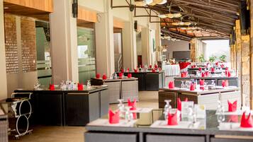 Frukost (USD 10 per person)