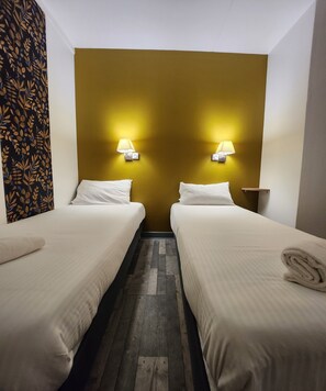 Twin Room | Desk, soundproofing, free WiFi, bed sheets - Fasthôtel Avignon Nord (Le Pontet)