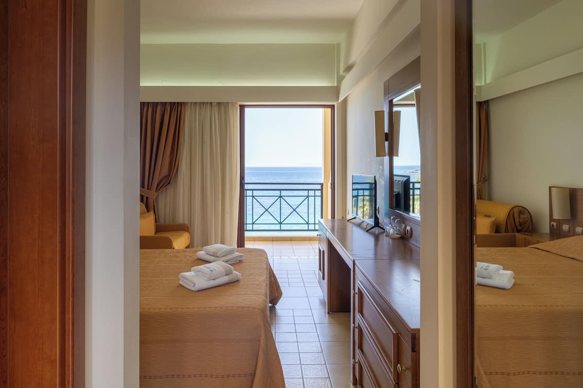 1 slaapkamer, een minibar, een kluis op de kamer, een bureau