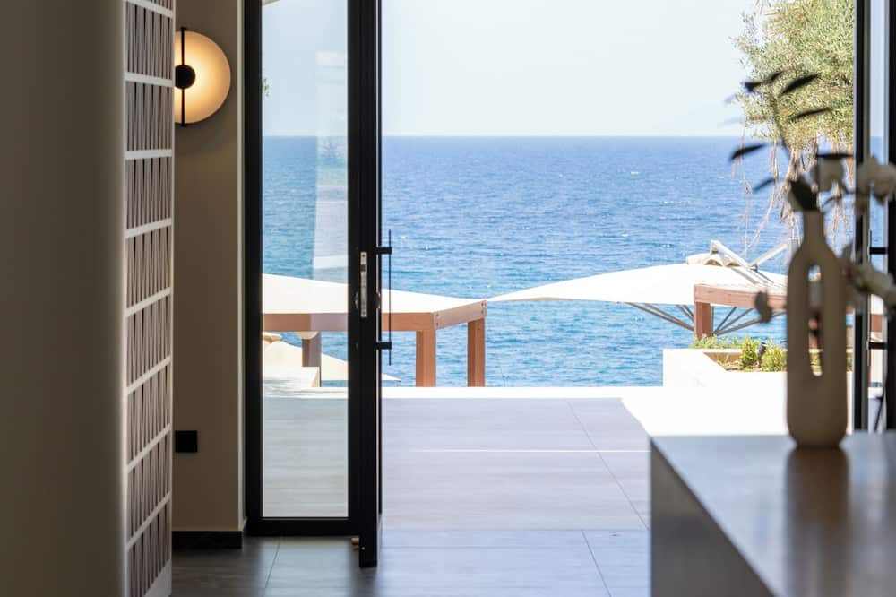 PHEIA, Vriniotis Resorts