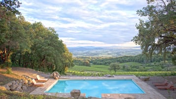 Piscina stagionale all'aperto