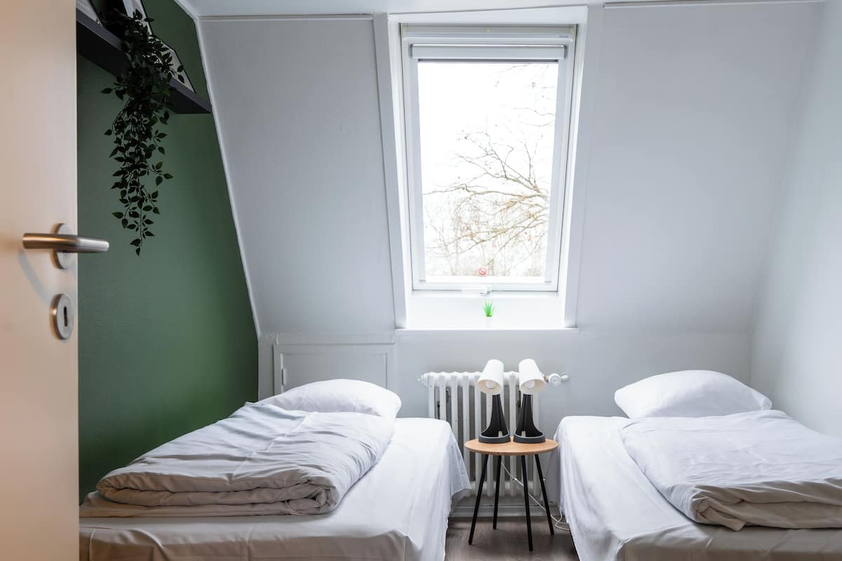 Big Family Apartment | Laptop workspace, soundproofing, WiFi (free), individually decorated
