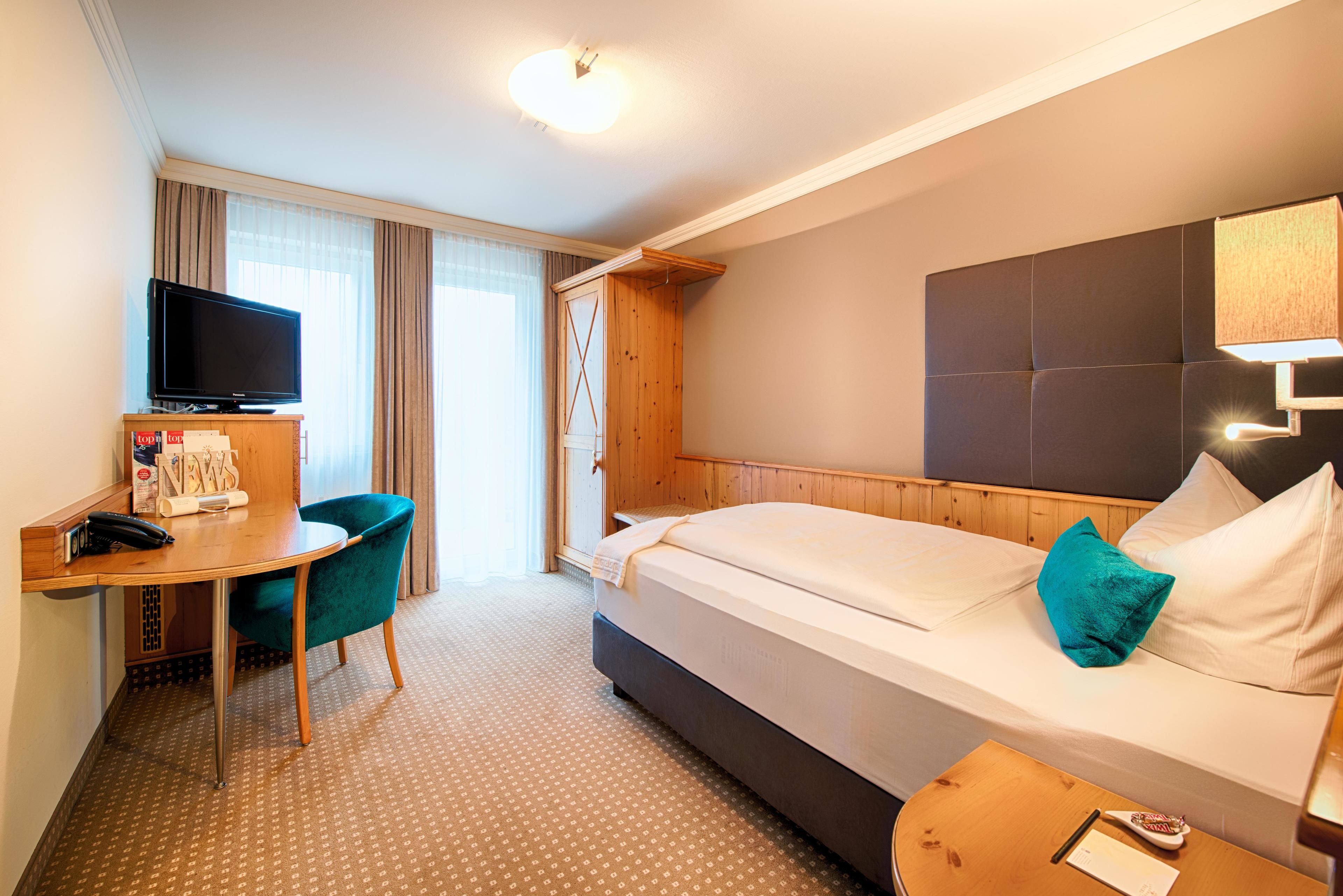 舒適單人房 | 高級寢具、迷你吧、書桌、隔音