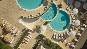 3 outdoor pools, open 10:00 AM to 7:00 PM, pool umbrellas, sun loungers - Hotel Inmood Aucanada - Adults Only (Alcúdia)