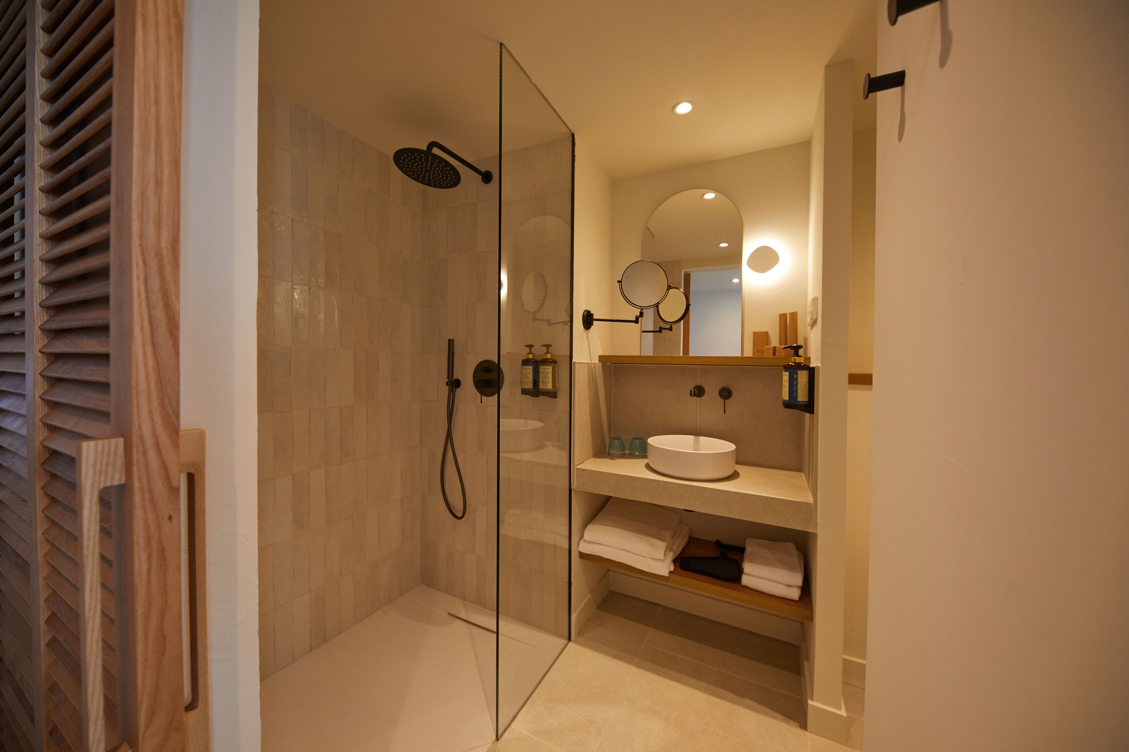 premium double room, balcony, sea view (1 adult and 1 child) | bathroom | shower, rainfall showerhead, hair dryer, towels