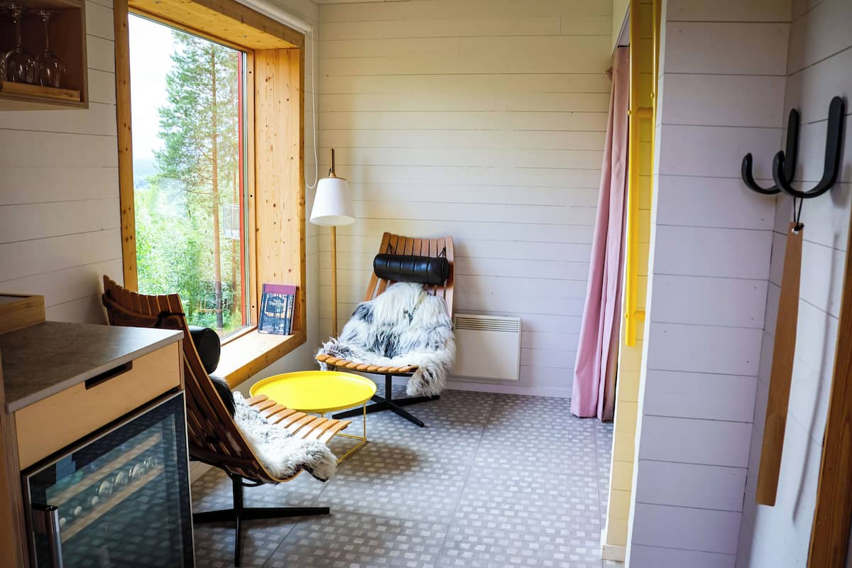 The Blue Cone | Minibar, individually decorated, individually furnished, blackout drapes