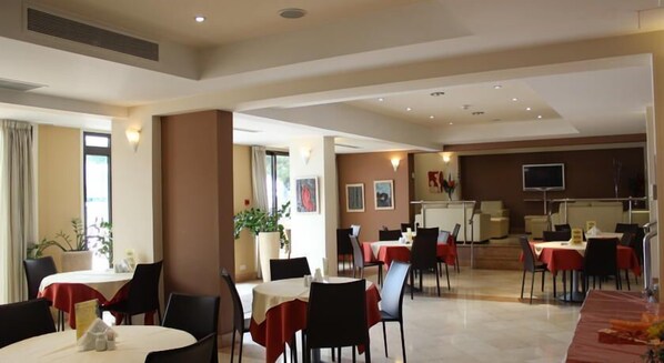 Restaurant - Europa Plaza Hotel (Egkomi)