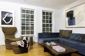 Flat-screen TV - SEVEN - Shelter Island Guest House (Shelter Island Heights)