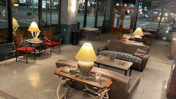 Sala de estar en el lobby
