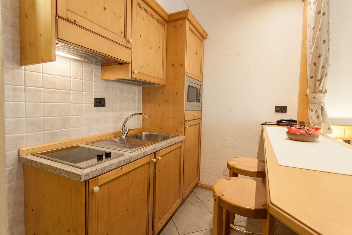 studio | private kitchenette | electric kettle